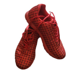 NO bull shoes men 8.5 women 10